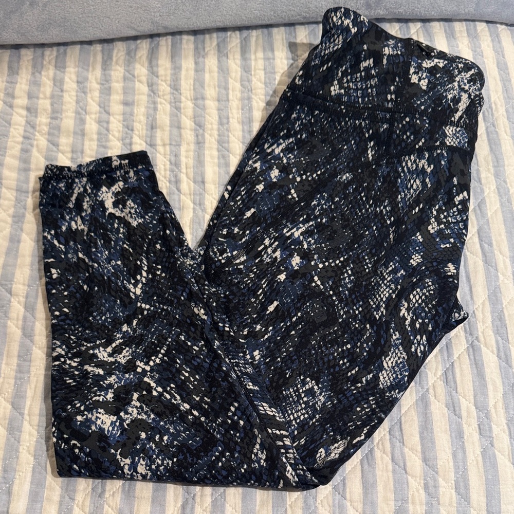 Sweaty Betty Black and Blue Patterned Leggings